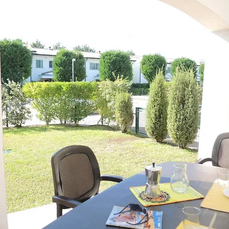 With Huge Swimming Pool And Solarium Apartment *