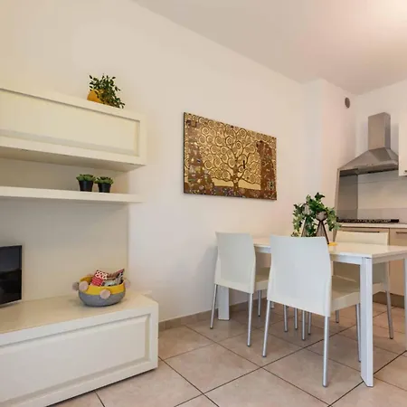 With Swimming Pool And Solarium Apartment *