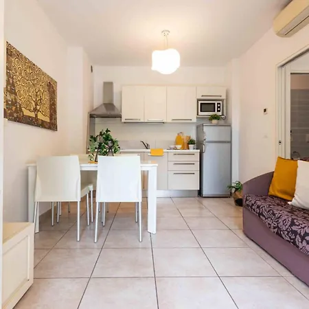 With Huge Swimming Pool And Solarium Apartman Bibione