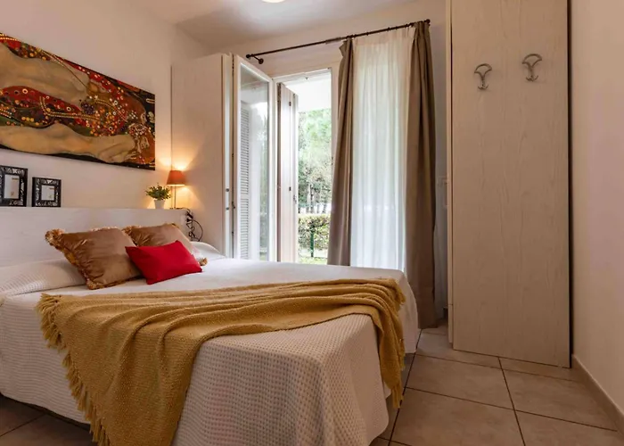 With Huge Swimming Pool And Solarium Bibione