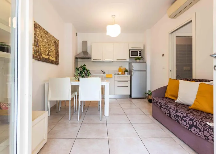 With Huge Swimming Pool And Solarium Apartman Bibione